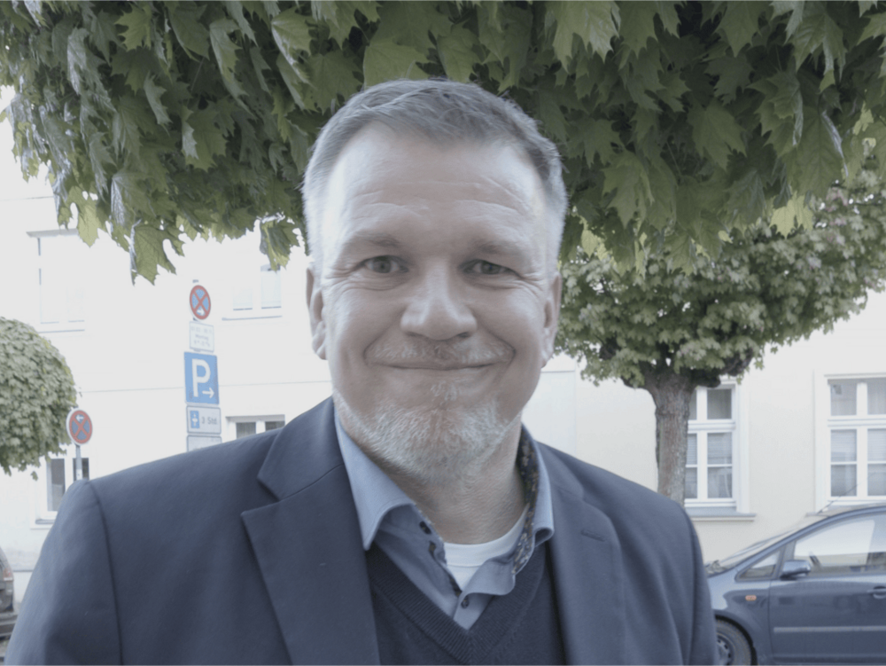 Das Bild zeigt Ralf Reinhardt.
