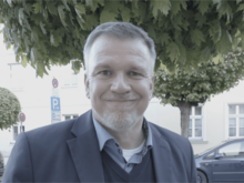 Das Bild zeigt Ralf Reinhardt.